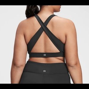 NWT GapFit Blackout Medium Impact Crossback Sports Bra